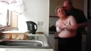 Хлопець лизнув і трахкав грудаста дівчина кицька перед порно відео мама і син камерою