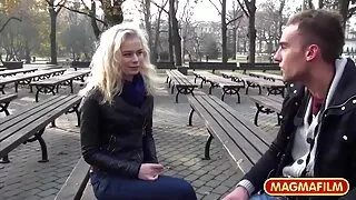 Російська повія дрочить член хлопця, а потім їде на вершині порно відео целки